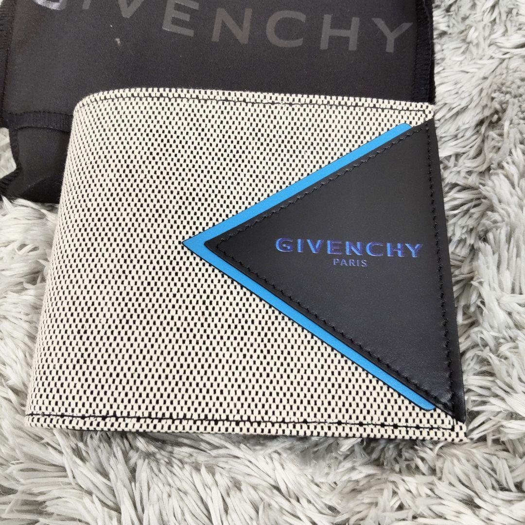 ✟ GIVENCHY