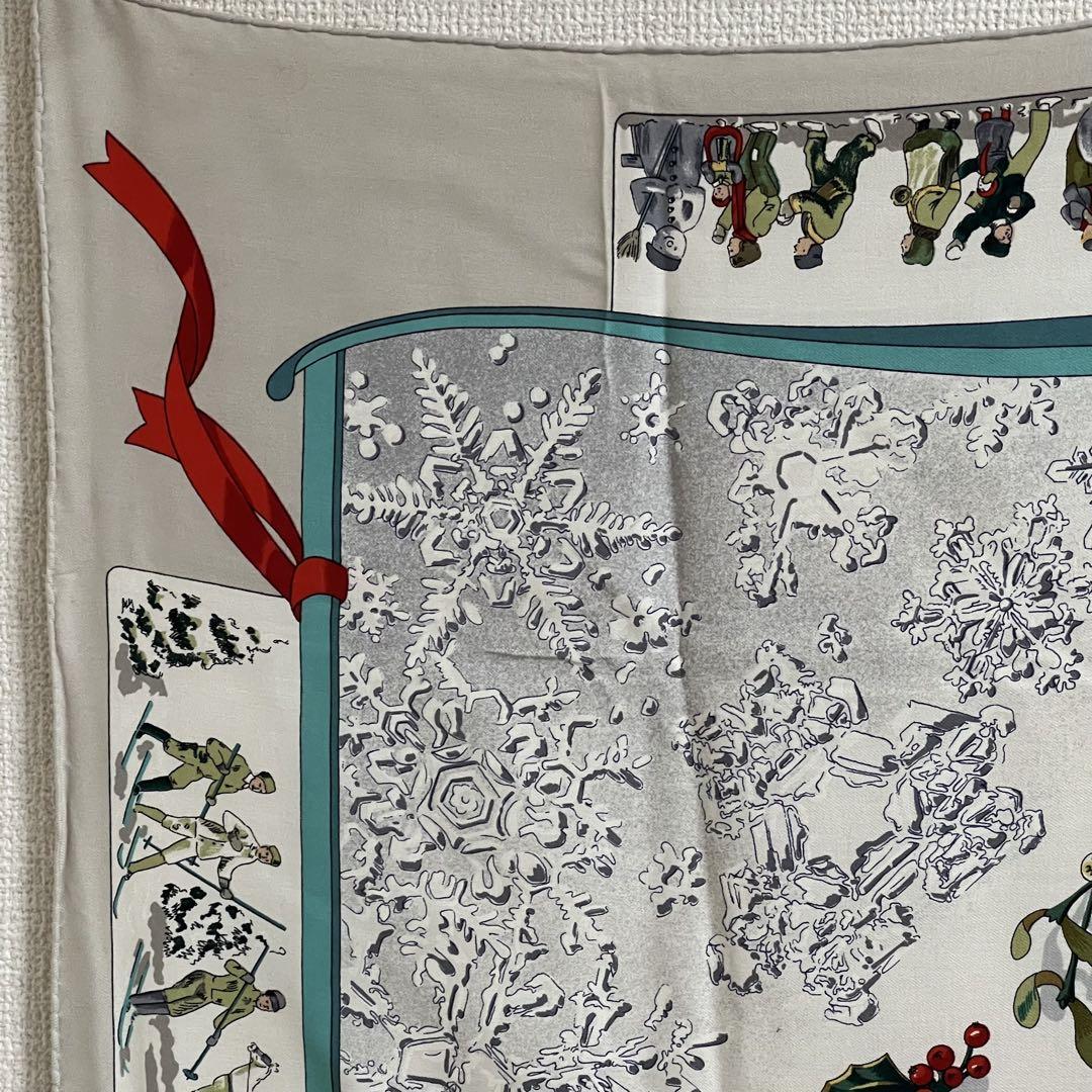 HERMES 大判スカーフ カレ90 去年の雪 ライトグレー 05100.18