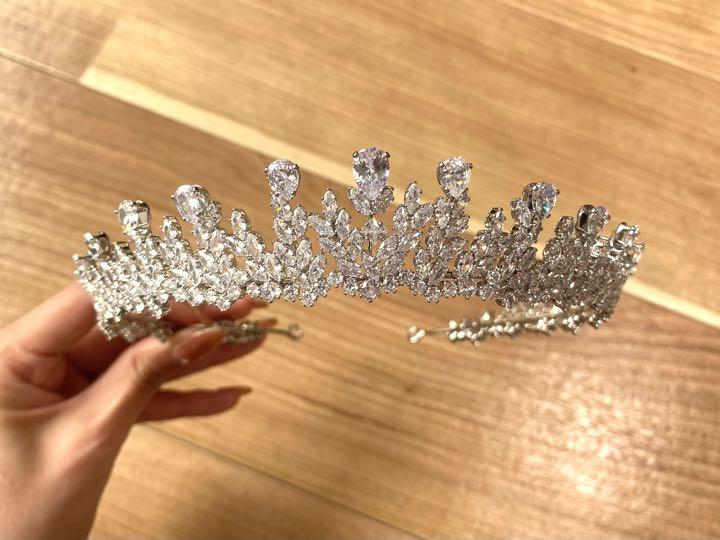 ラブティアラ イリナジルコニアティアラ風ティアラ