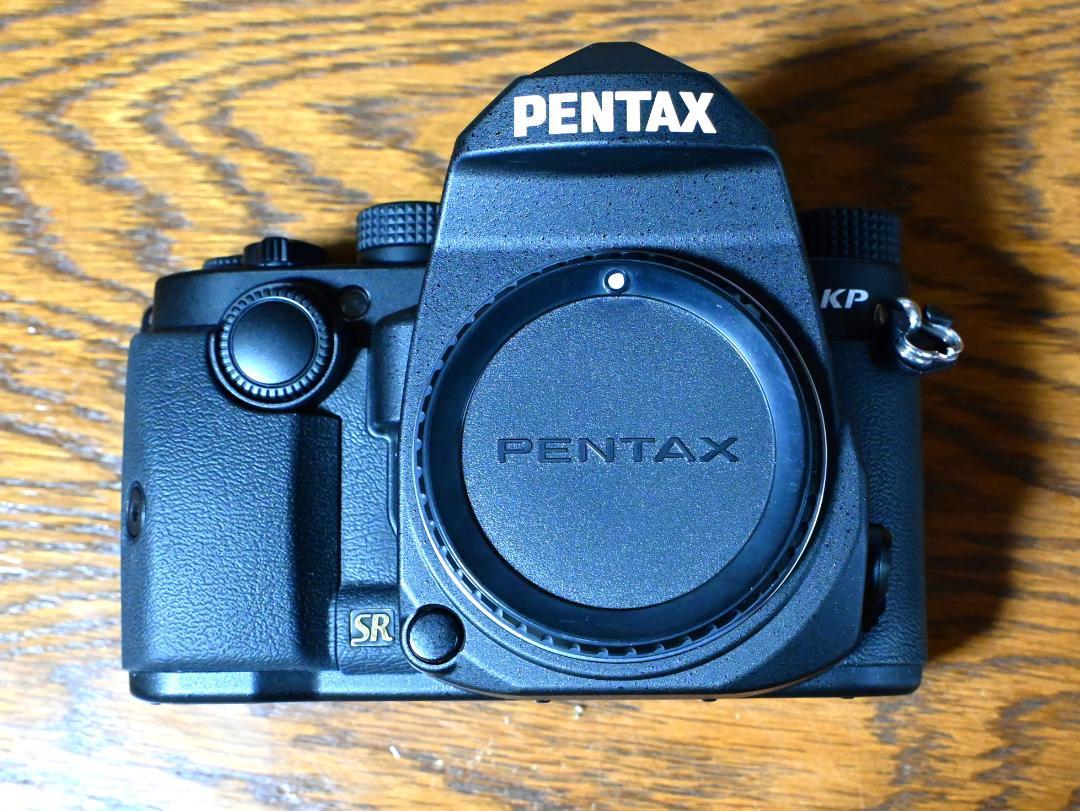 お礼や感謝伝えるプチギフト 美品 PENTAX KP デジタル一眼レフ 本体 交換グリップL付 - メルカリ デジタルカメラ