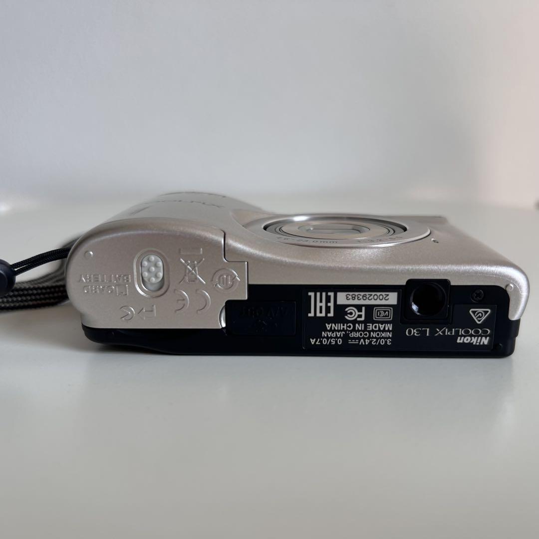 Nikon COOLPIX L30 シルバー 中古品 - メルカリ