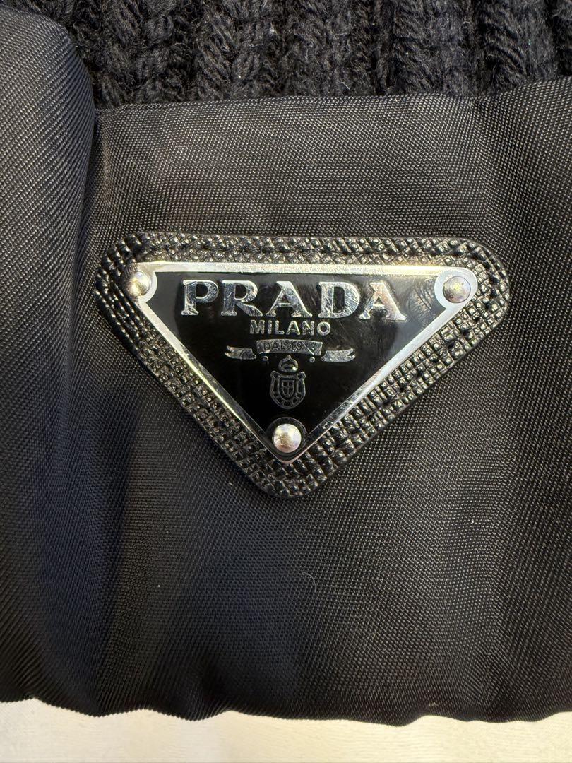 着用 PRADA