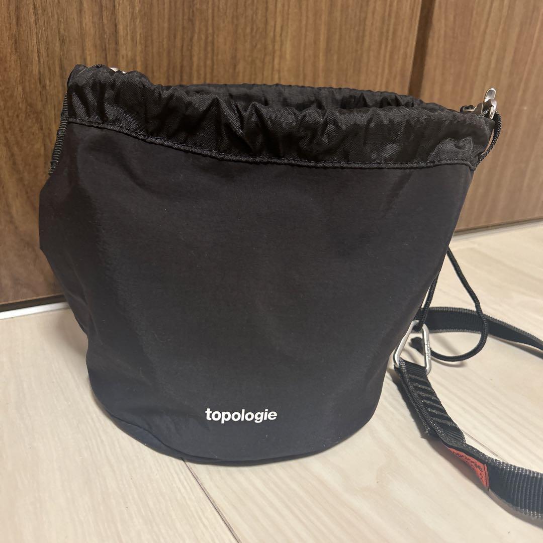 topologie ブラック ボディバッグ
