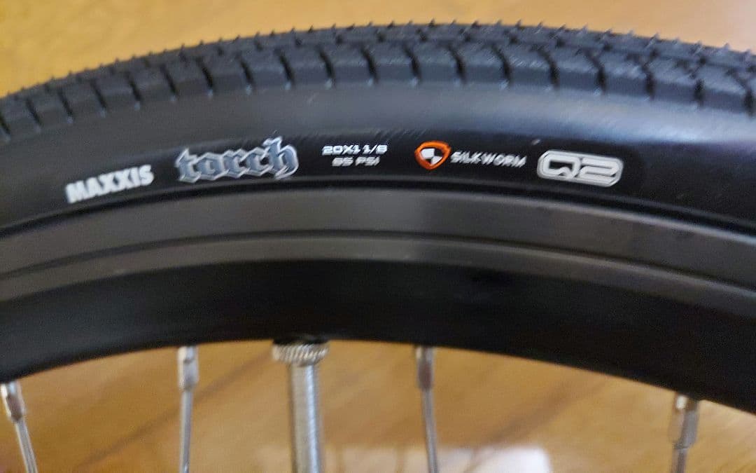 マンハッタンM451SD新車外し20インチ451アルミホイール前後セット