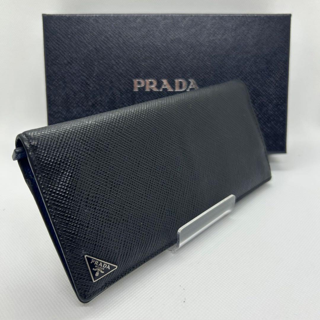 【訳あり極美品/近代モデル】プラダ 二つ折り財布 コンパクト財布 レザー 黒 訳あり極美品/近代モデル】プラダ 二つ折り財布 コンパクト財布