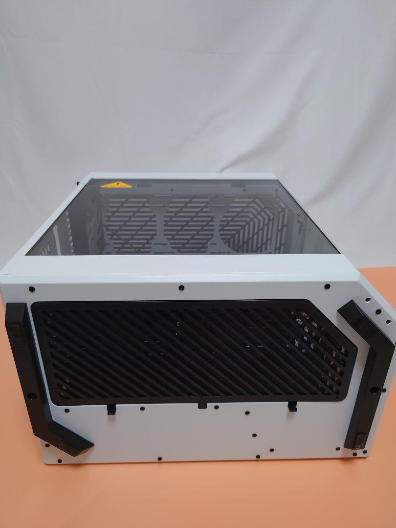 PCケース(自作PC用) HYTE Y60 Snow White