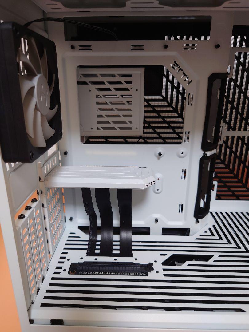 PCケース(自作PC用) HYTE Y60 Snow White