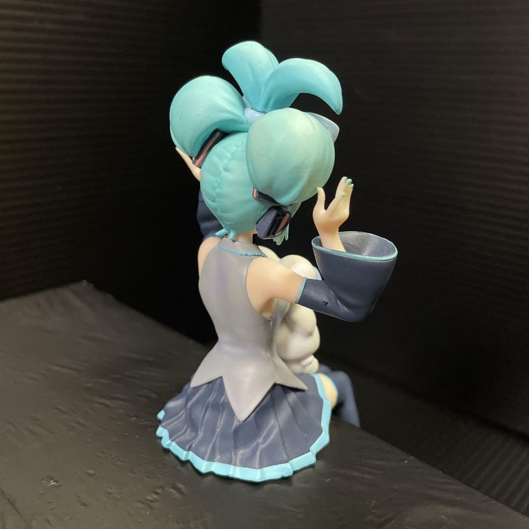 初音ミク　シナモロール　フィギュア　2点セット