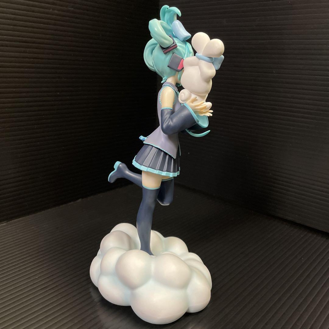 初音ミク　シナモロール　フィギュア　2点セット