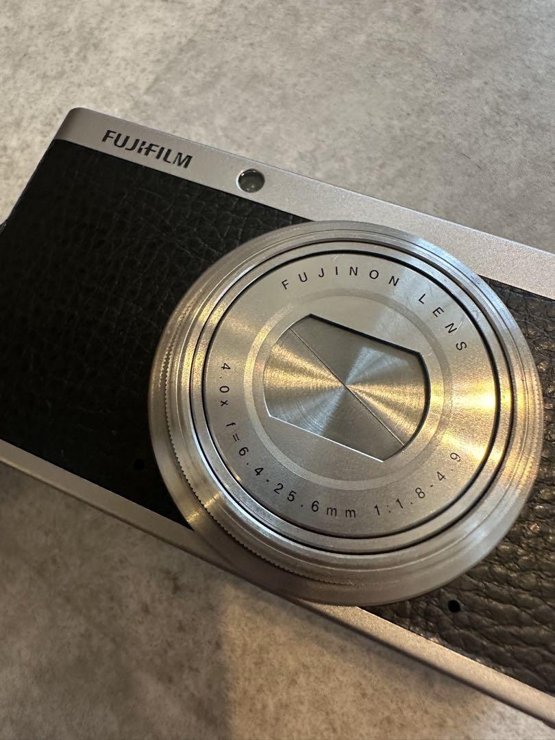 デジタルカメラ FUJIFILM XF1