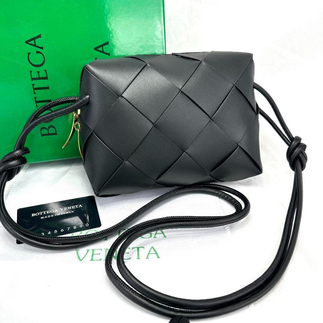 BOTTEGA VENETA お洒落な スモール カセット カメラバッグ