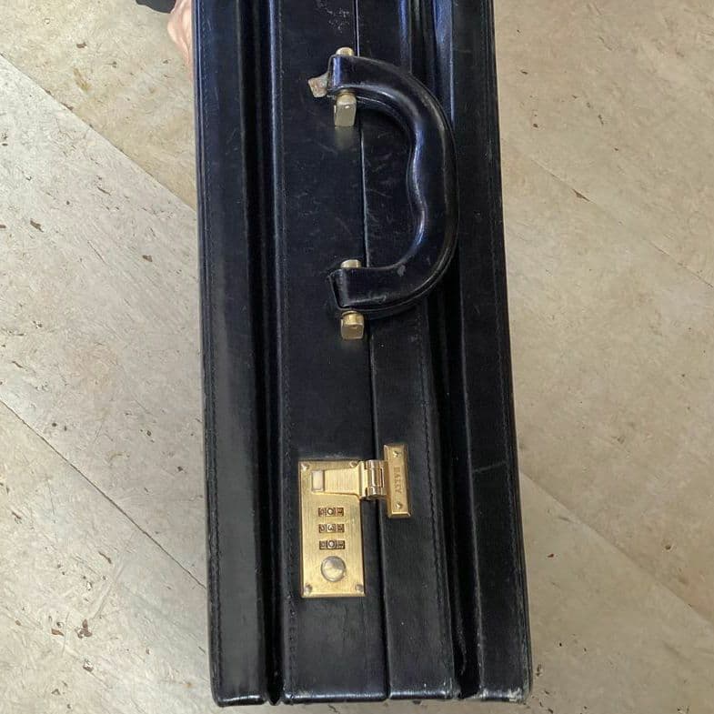 ダイヤル錠付きBally