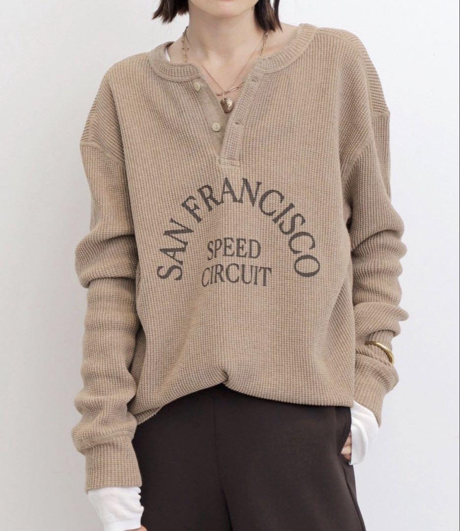 GOOD GRIEF! SFSC PRINTED HENLEY NECK TOP
