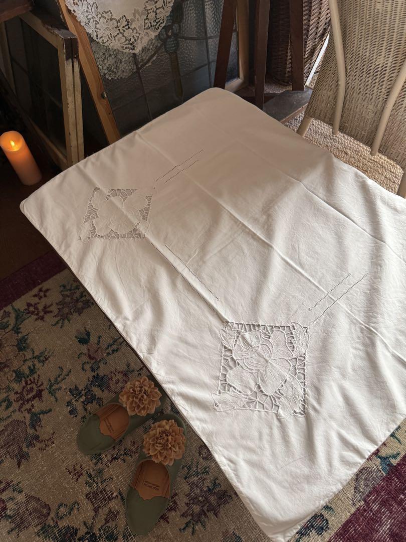 フランスアンティークஐ⋆*薔薇刺繍のクッションカバー - メルカリ