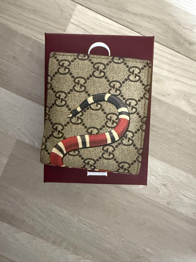 GUCCI蛇デザイン 二つ折り財布