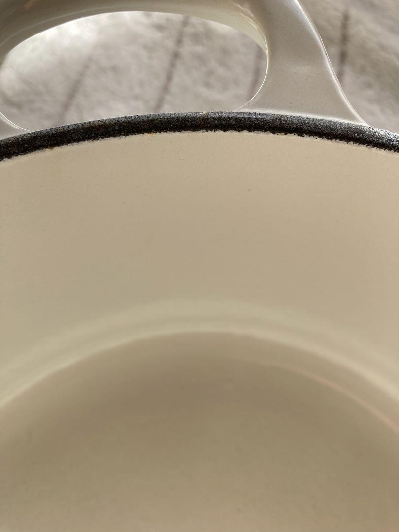 ル・クルーゼ／LECREUSET ココット・ロンド22cm ホワイト