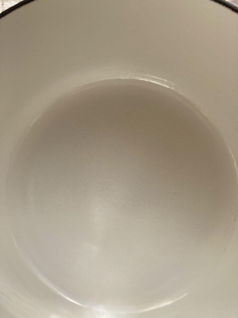 ル・クルーゼ／LECREUSET ココット・ロンド22cm ホワイト