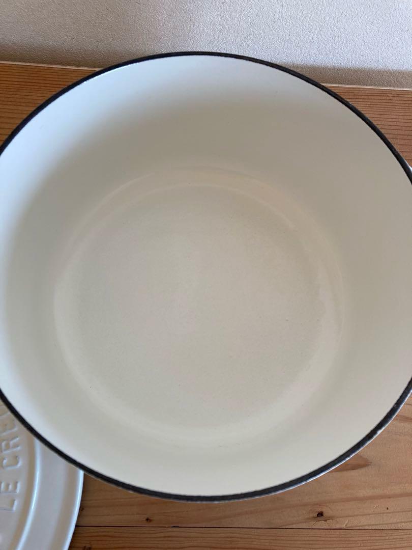 ル・クルーゼ／LECREUSET ココット・ロンド22cm ホワイト