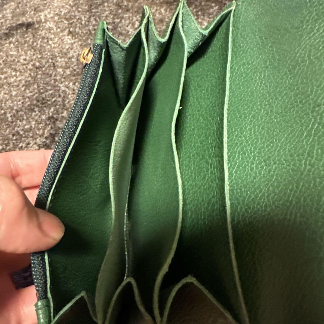【美品】イルビゾンテ　IL BISONTE 緑色　本革　シボ革　二つ折り財布