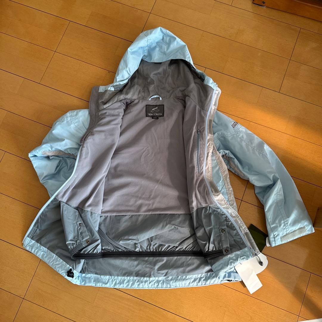 【新品未使用】ESTIVO 水色 スキー・スノーボードウェア ・上下 【新品未使用】ESTIVO 水色 スキー・スノーボードウェア ・上下