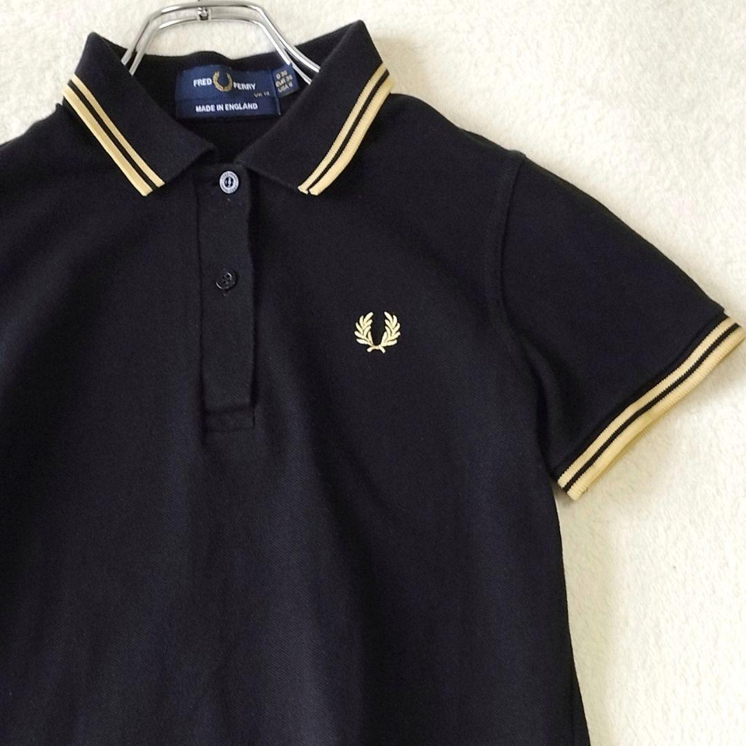 FRED PERRY ロゴ刺繍ポロシャツ　休日値下げ❣️ FRED PERRY ポロシャツ ブラック ロゴ刺繍 ロゴ入りボタン UK10