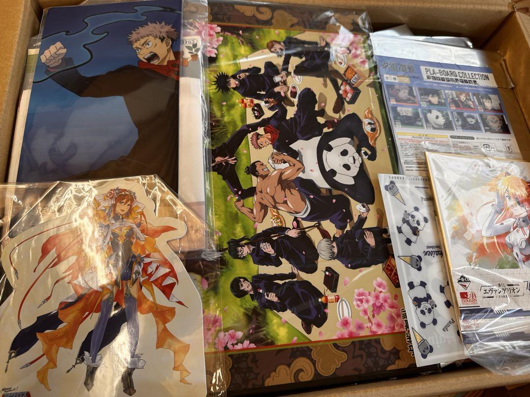れ　アニメグッズ　紙物　タオル　ポスター　カード　　大量　まとめ売り