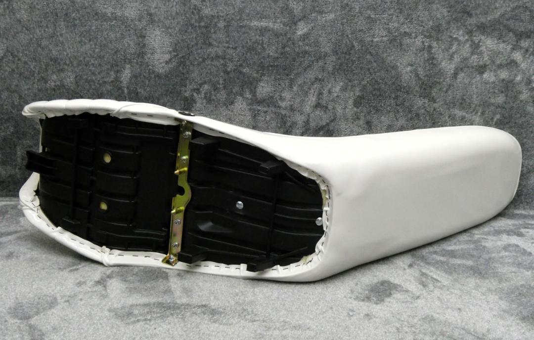 バリオス２型　白エナ　三段シート　６０ｃｍ/ GSX250FX ZR250C