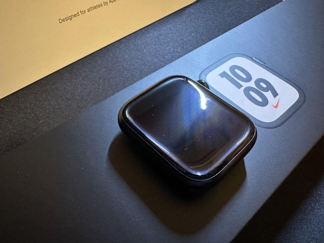 オセロ　Apple Watch 7 NIKE 45mm GPS  訳あり品