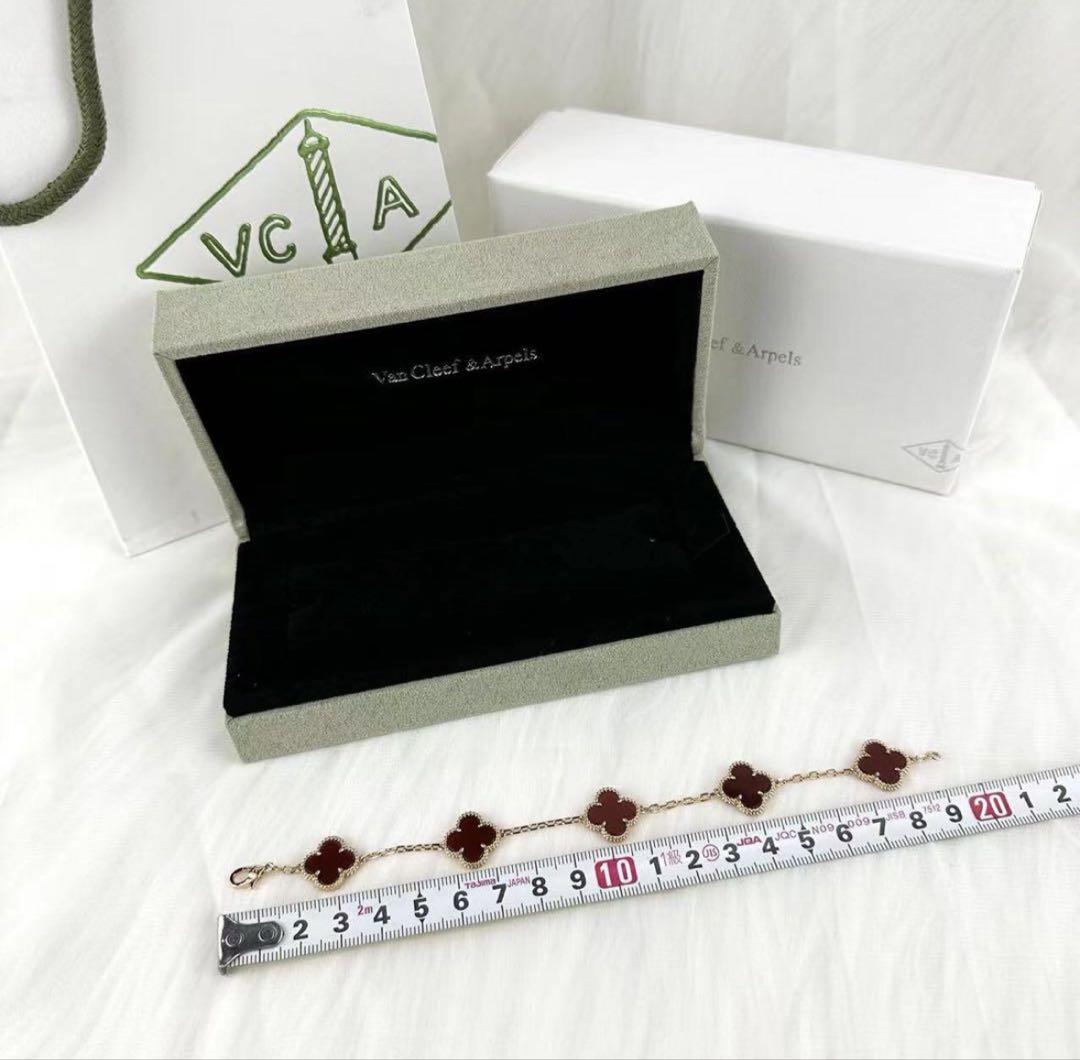 Van Cleef & Arpels 赤 クローバーブレスレット