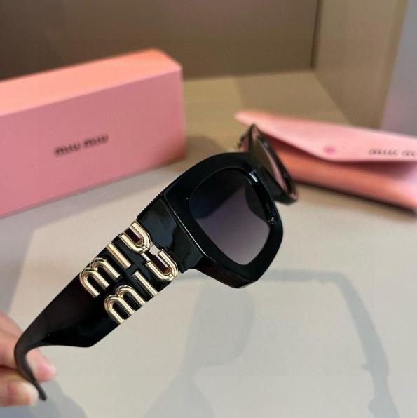 極美品⭐︎MiuMiuサングラス 日よけメガネ ブラック