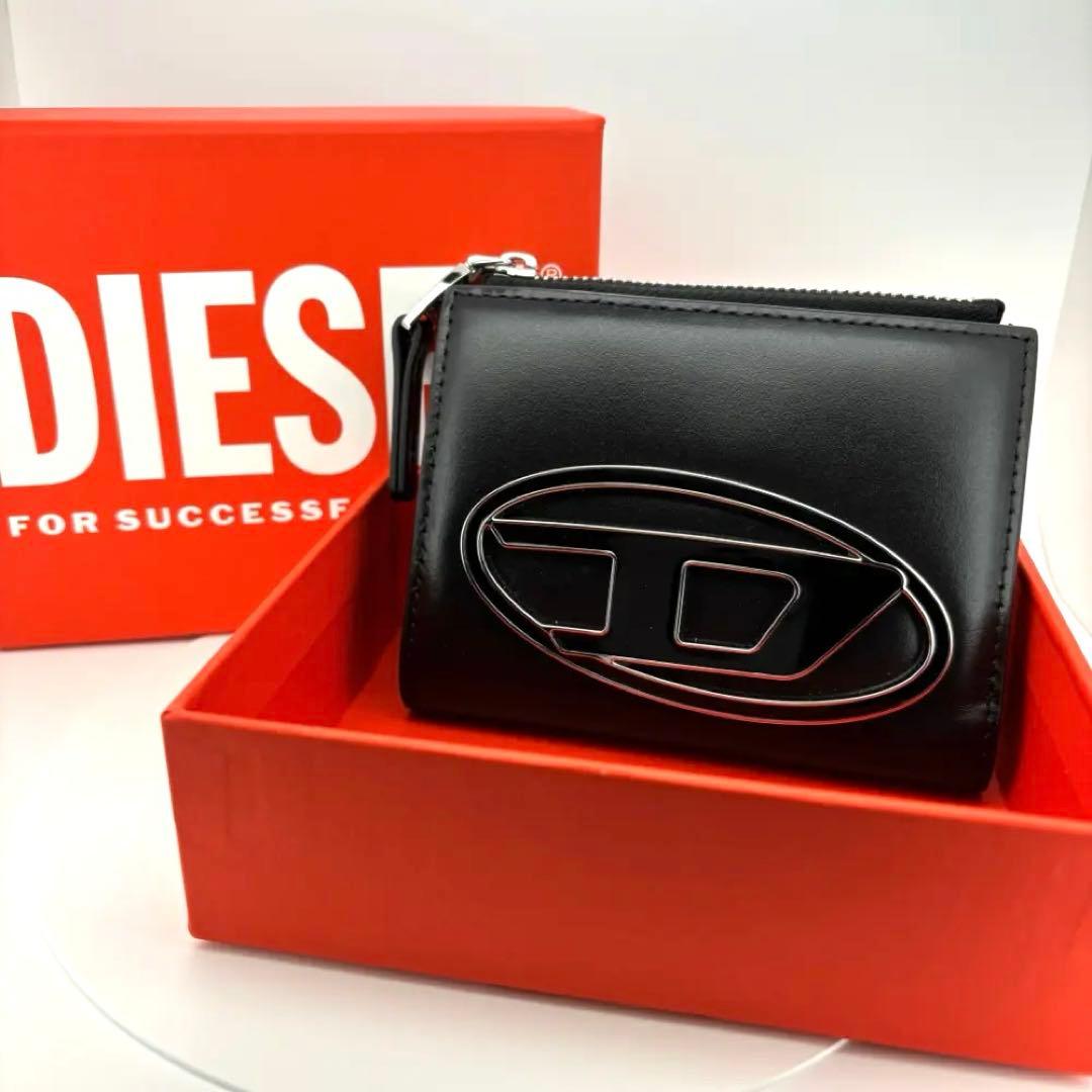 【新品】DIESEL 2つ折り財布 ブラック 箱 プレートロゴ 黒 二つ折り