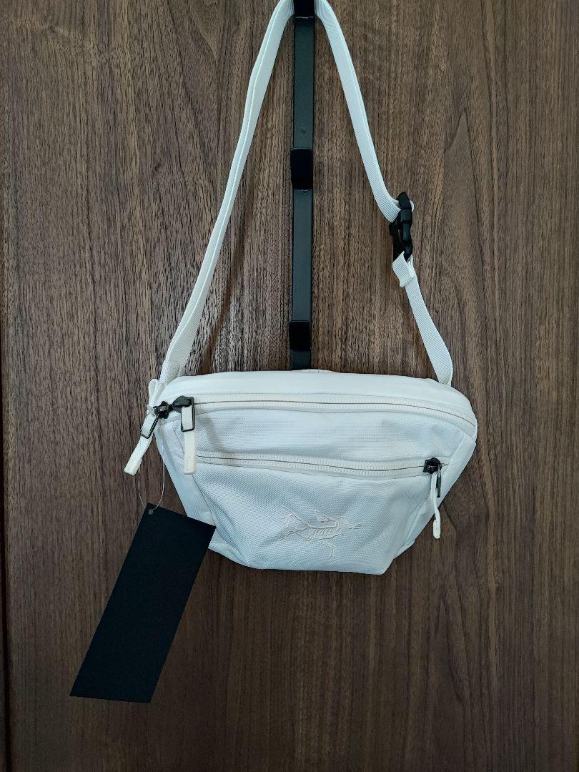 新品 廃盤カラーARC'TERYX mantis1マンティス1 Whiteout - メルカリ