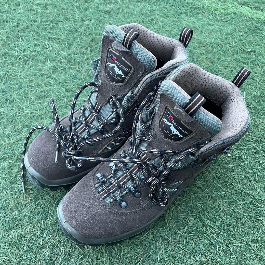バーグハウス トレッキングシューズ berghaus 登山靴 42