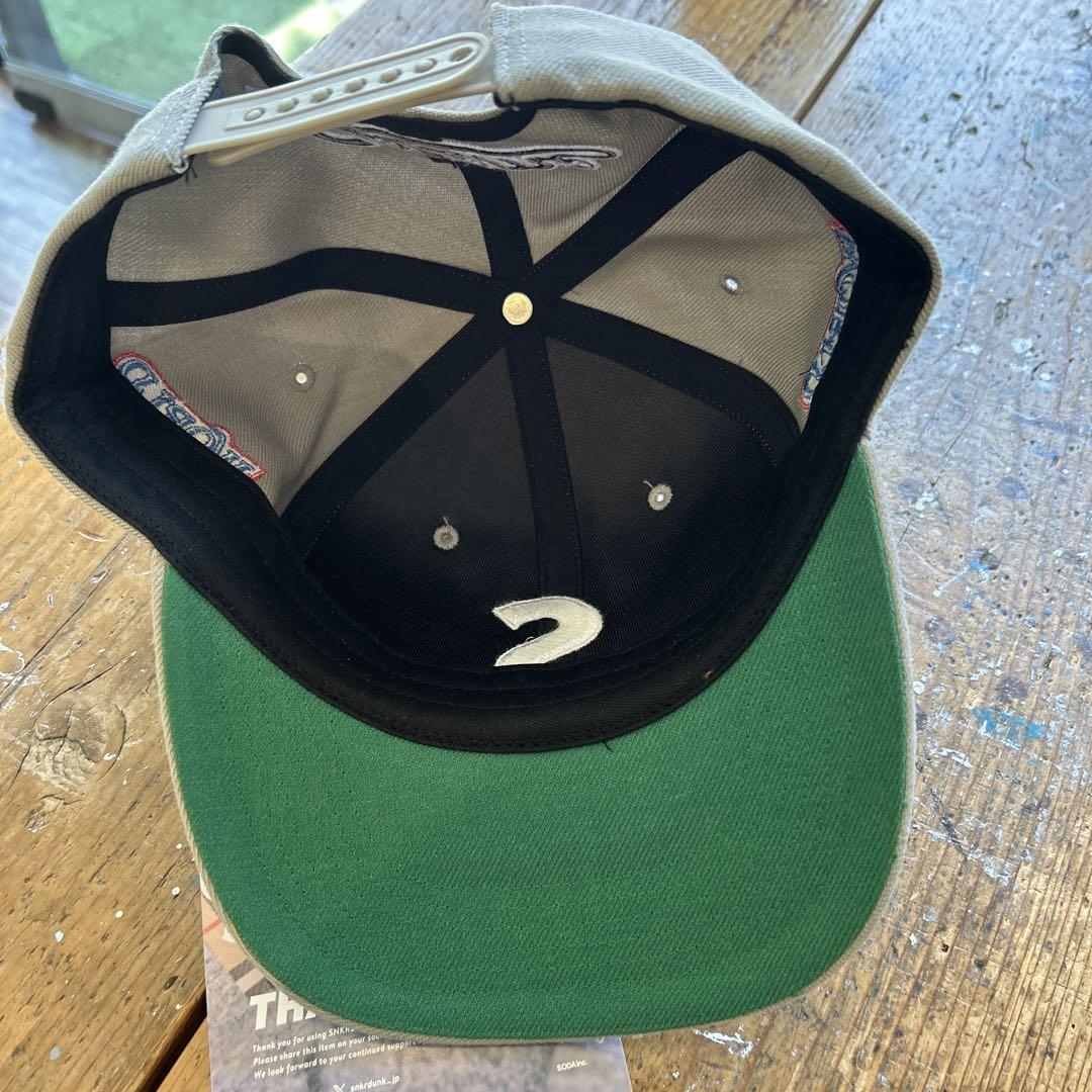 まろ25J Supreme S Logo キャップ グレー/グリーン