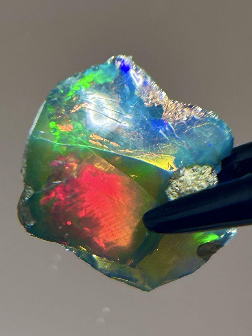 【7.7カラット】ブラックオパール/エチオピア産/18x16mm 原石/母石付