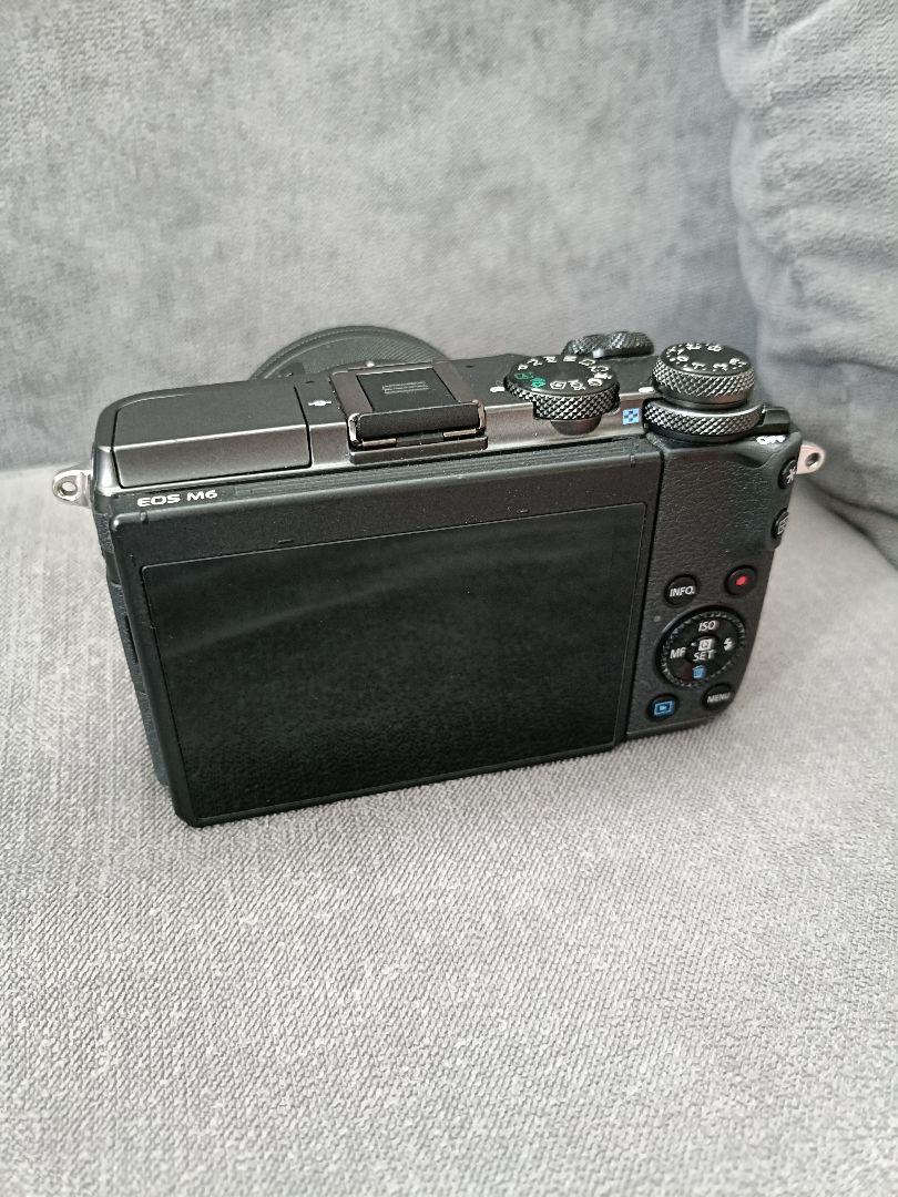 Canon EOS M6 ボディ本体＋15-45mmレンズ