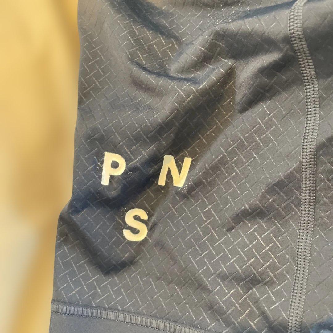 PAS NORMAL STUDIOS ビブ ネイビーM PAS NORMAL STUDIOS BRIGHTFACE_UK