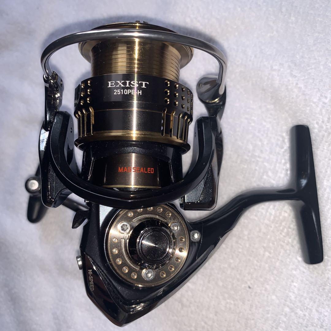 DAIWA イグジスト　2510PEーH スピニングリール 黒/金