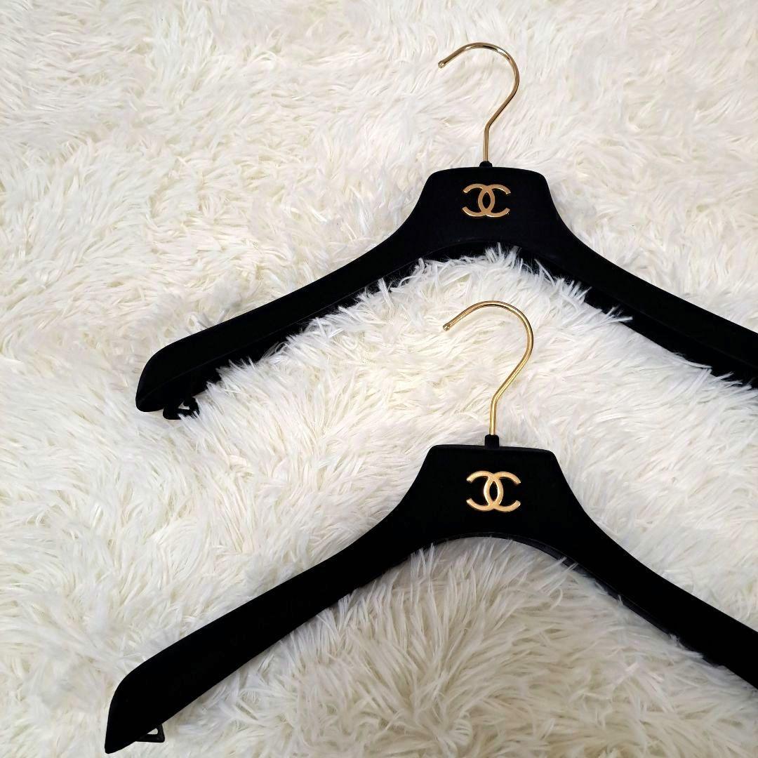 CHANEL　シャネルハンガー　2本セット　ベロア地