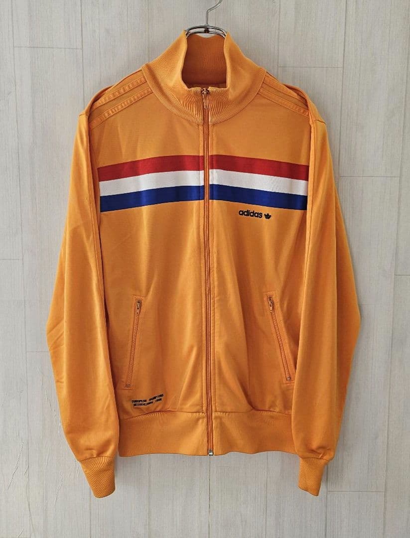 トラックジャケット