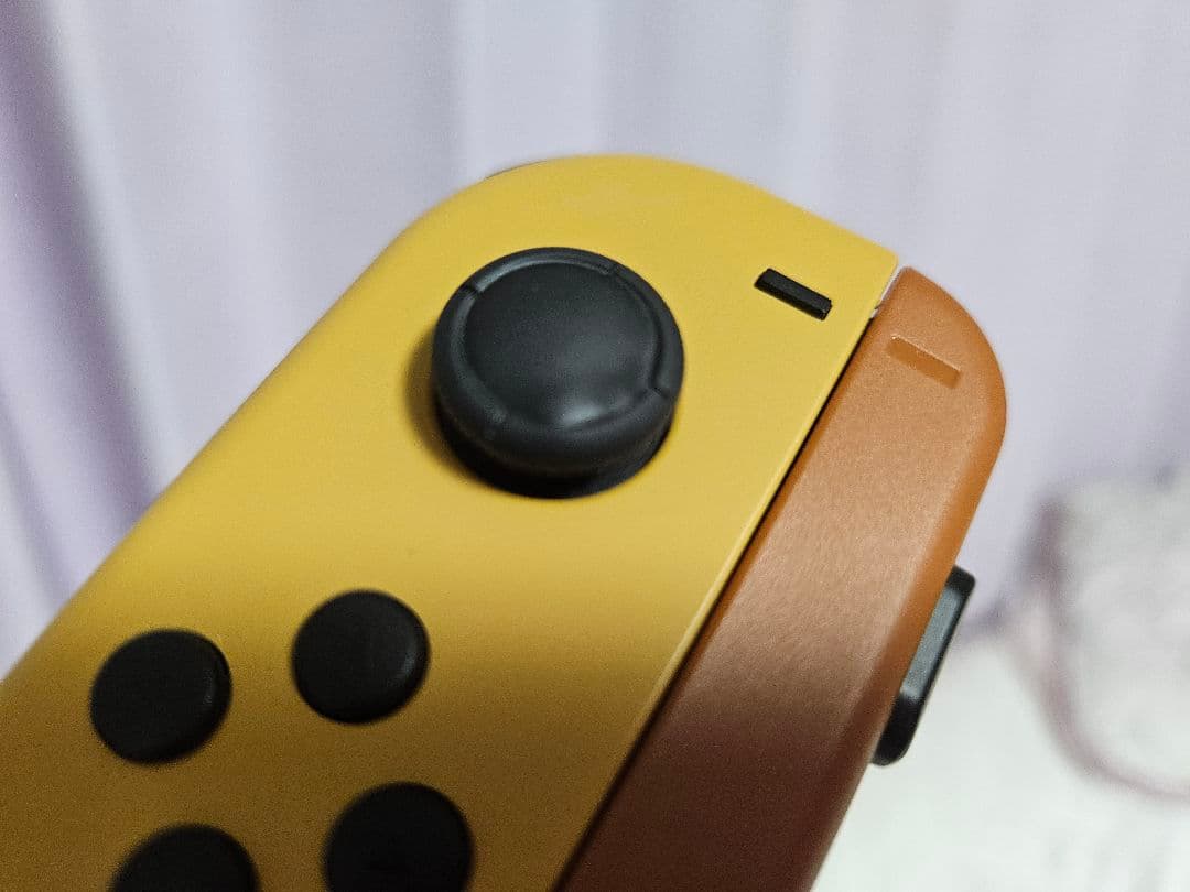 Nintendo Switch 本体 ピカチュウ イーブイ - メルカリ