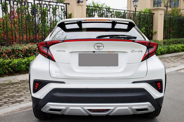 NEW格安 C-HR リアガーニッシュ リアセンター シーケンシャル レッドレンズ zI2qQ-m88782879966 安い大得価