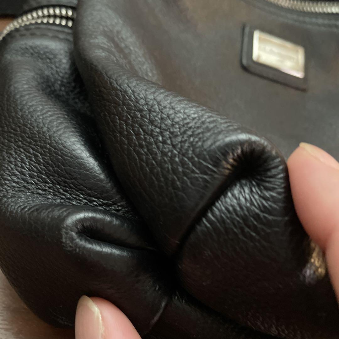 DOLCE&GABBANA ブラックレザーショルダーバッグ