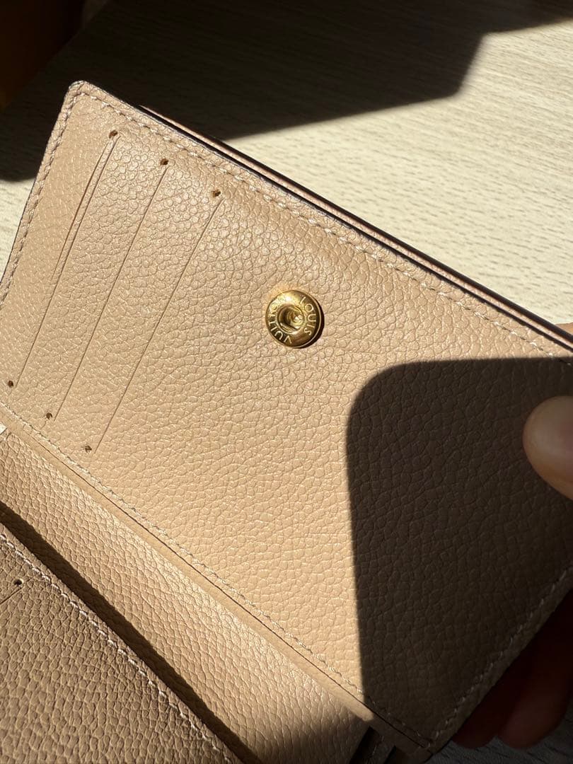 ルイ・ヴィトン ポルトフォイユ・クレア グレー 二つ折り財布 ルイ・ヴィトン ポルトフォイユ・クレア グレー 二つ折り財布