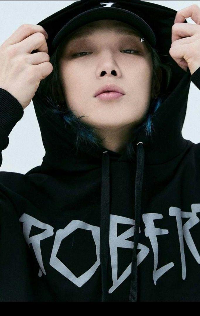 IKON　BOBBY 　グッズ　パーカー