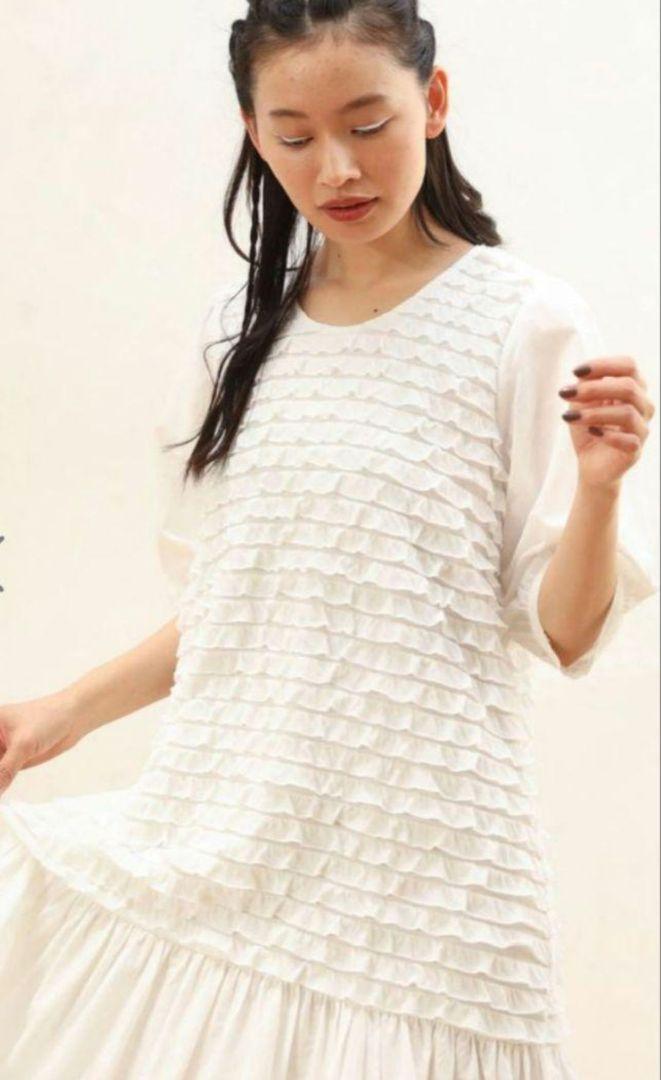 新品タグ付き】stina closet フリル付きロングワンピース／ホワイト