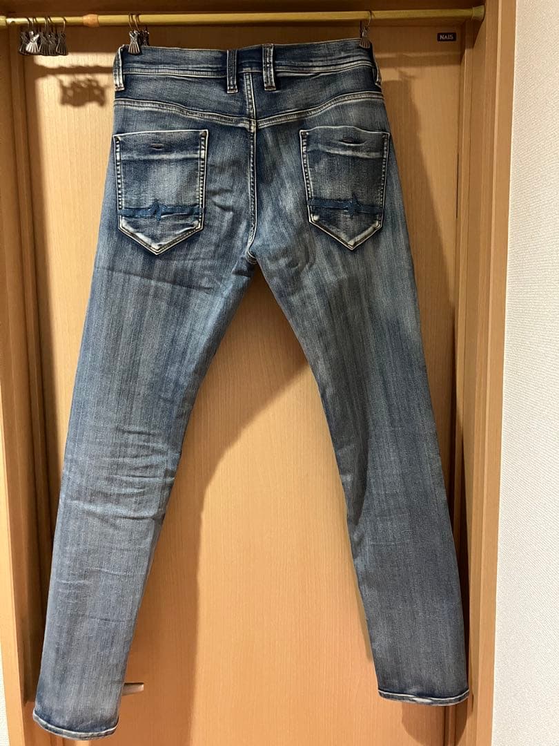 薄い青 スキニーデニム