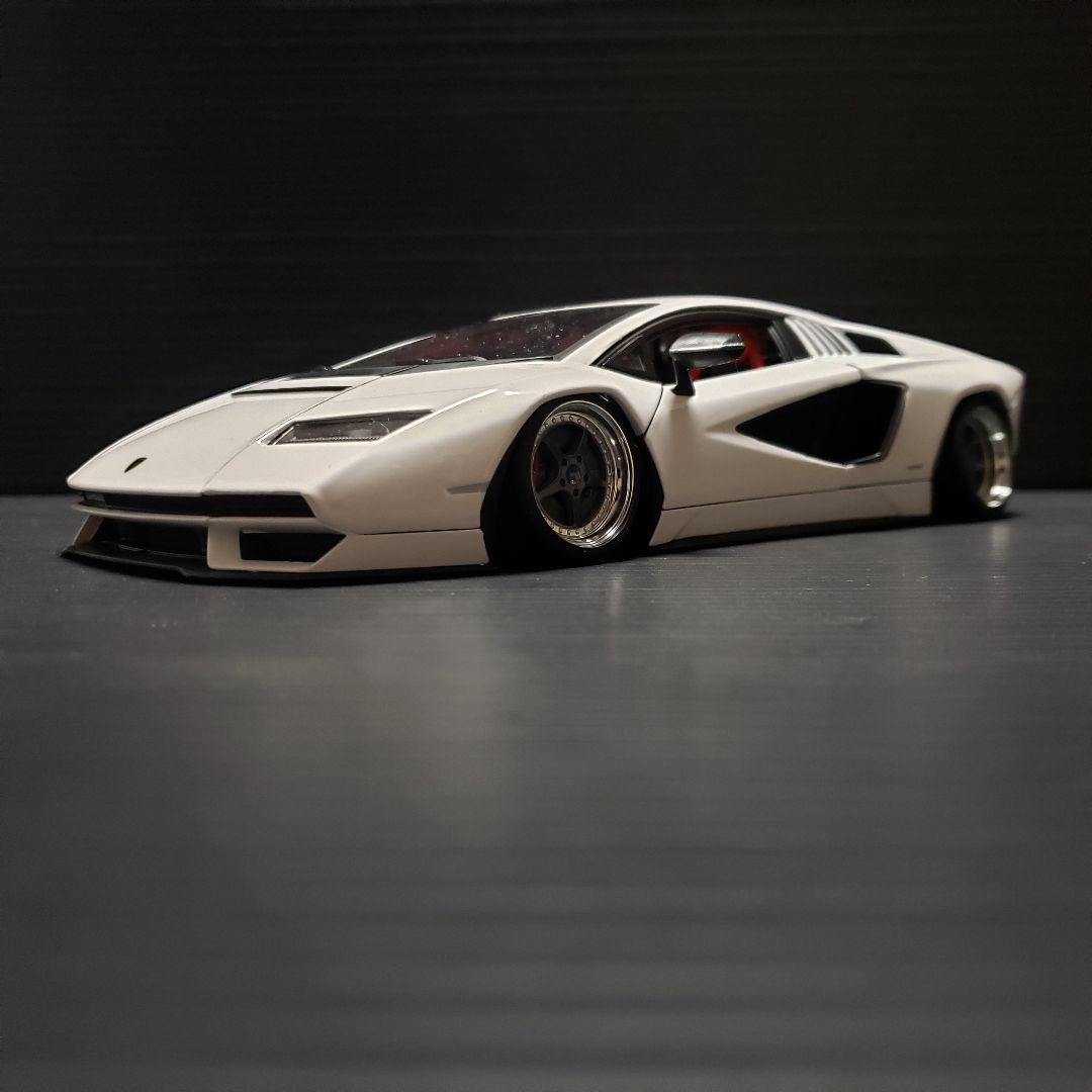 1/18 ランボルギーニカウンタック LPI 800-4 カスタム