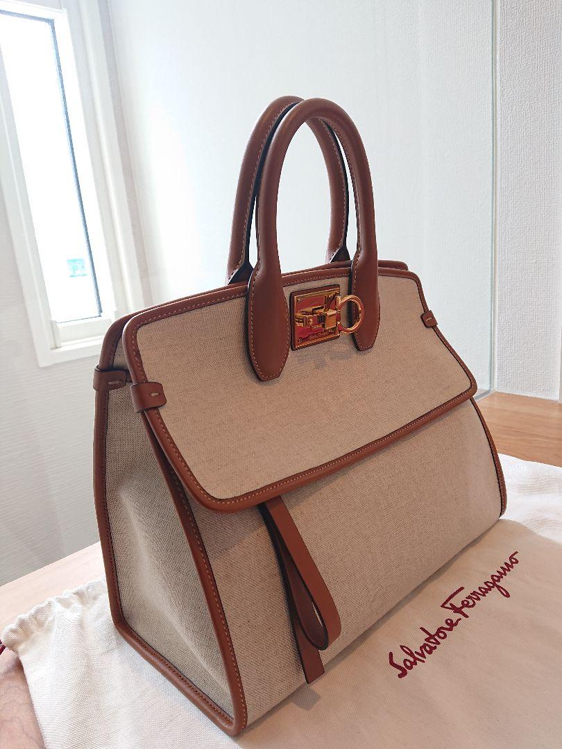 FERRAGAMO STUDIO BAG (small) キャンバス × レザー - メルカリ FERRAGAMO STUDIO BAG (small) キャンバス × レザー - メルカリ