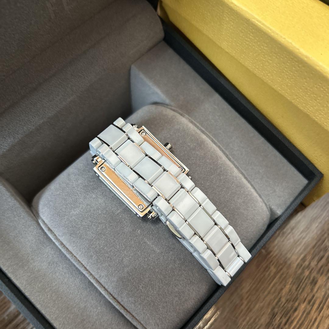 【超美品】　FENDI ホワイト 時計　レディース